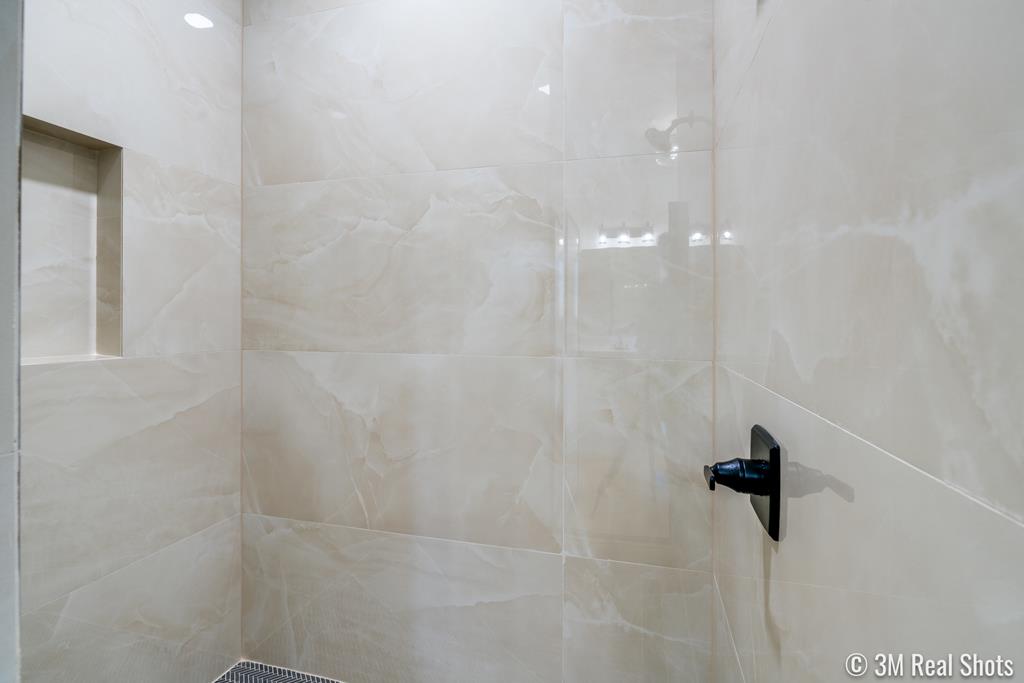 5182 Enclave Ct Property Photo 21