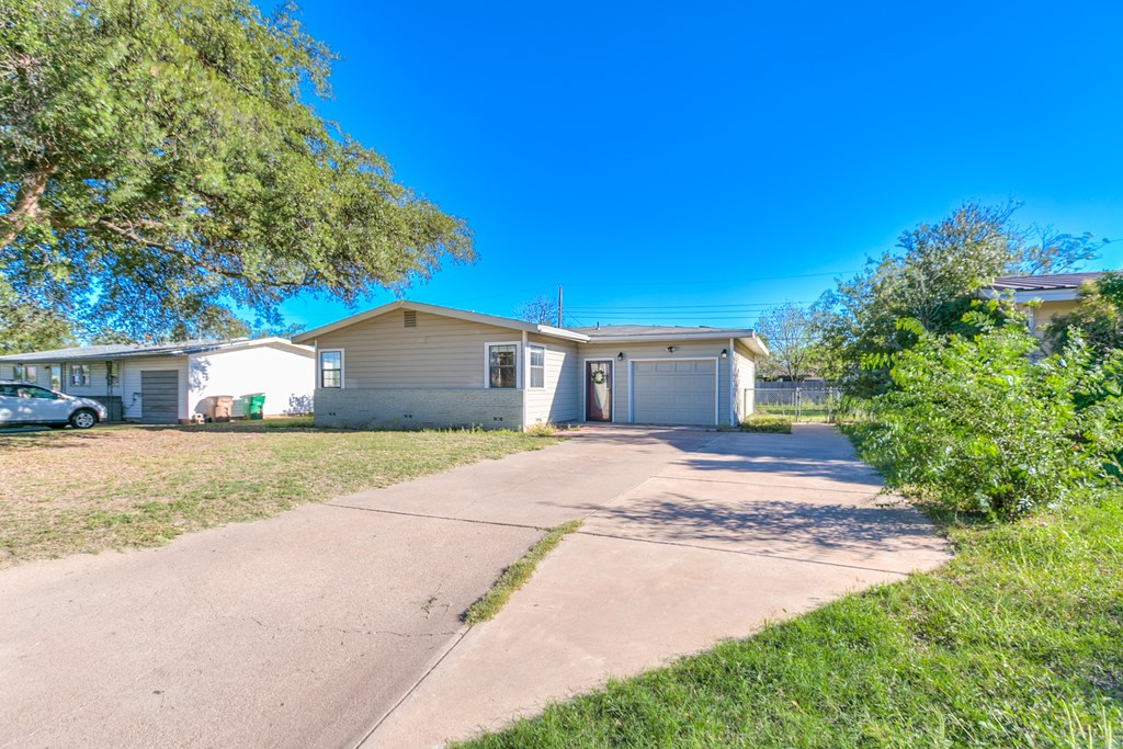 2473 Princeton Ave Property Photo 3