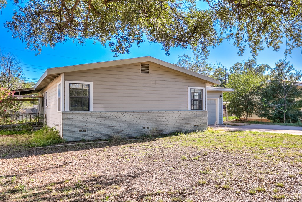 2473 Princeton Ave Property Photo 5