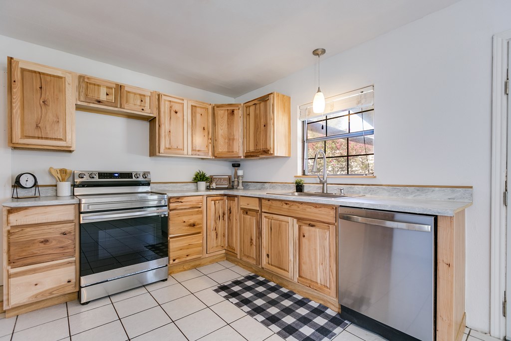 2473 Princeton Ave Property Photo 15