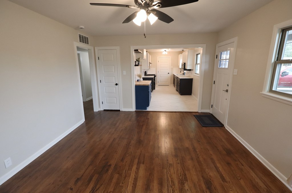 2611 Raney St Property Photo 3