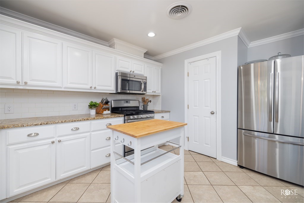 2602 A&m Circle Property Photo 13