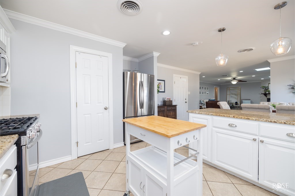 2602 A&m Circle Property Photo 14