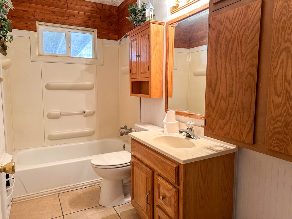 1009 E 6th St Property Photo 6