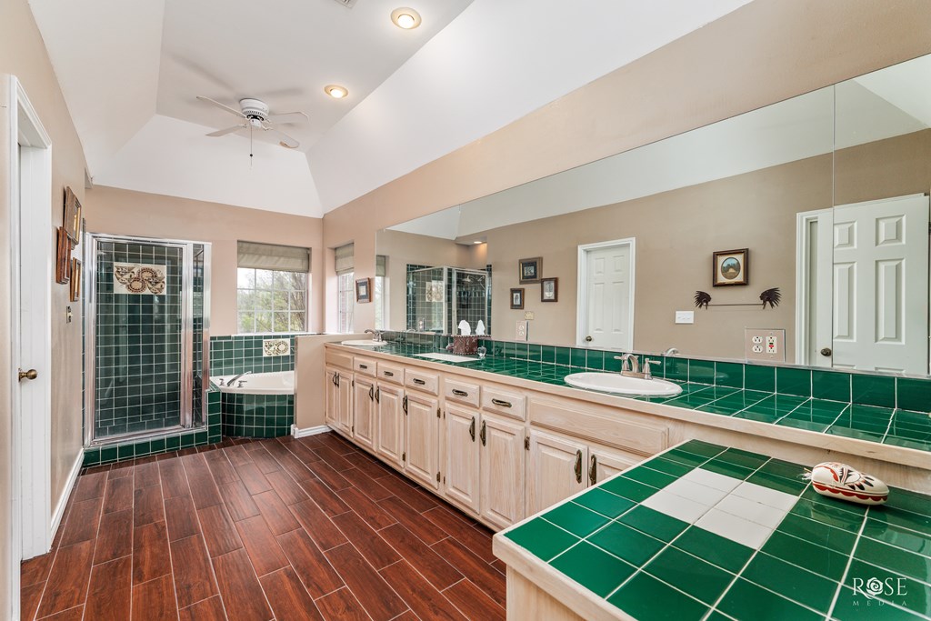 12713 Dove Creek Lane West Property Photo 16