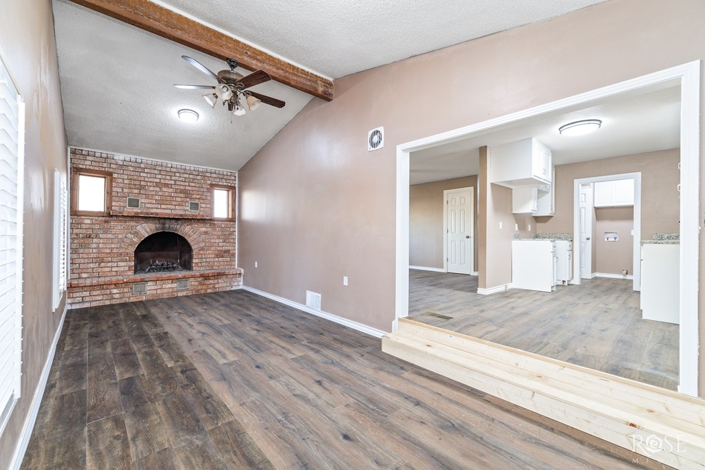 1611 Mission Ave Property Photo 11
