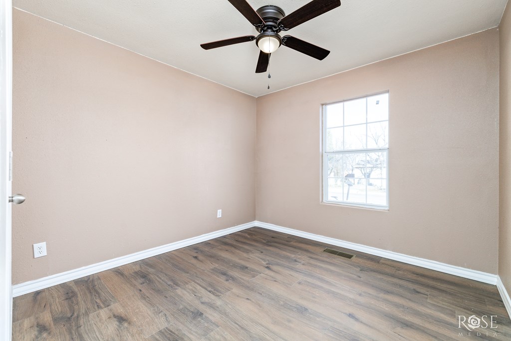1611 Mission Ave Property Photo 16