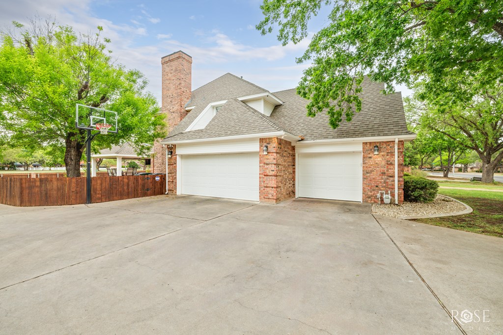 5517 Bentwood Dr Property Photo 4
