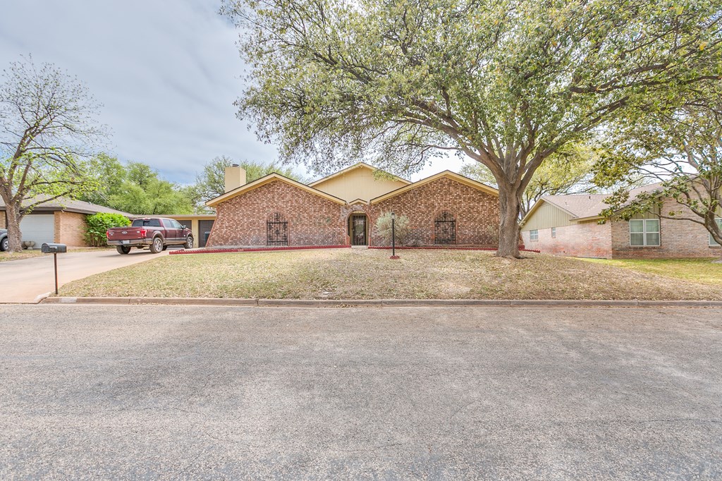3109 Lindenwood Dr Property Photo 2