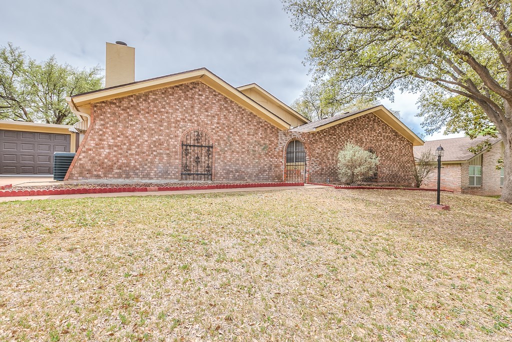 3109 Lindenwood Dr Property Photo 3
