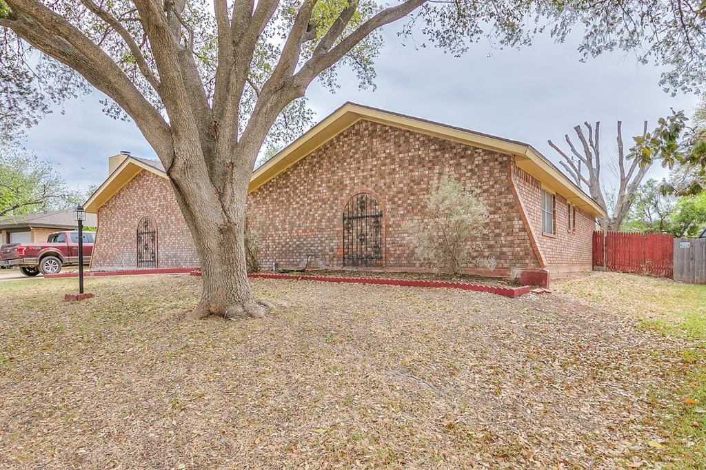 3109 Lindenwood Dr Property Photo 4