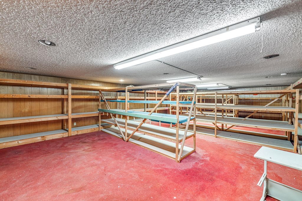 13 E Twohig Ave Property Photo 6
