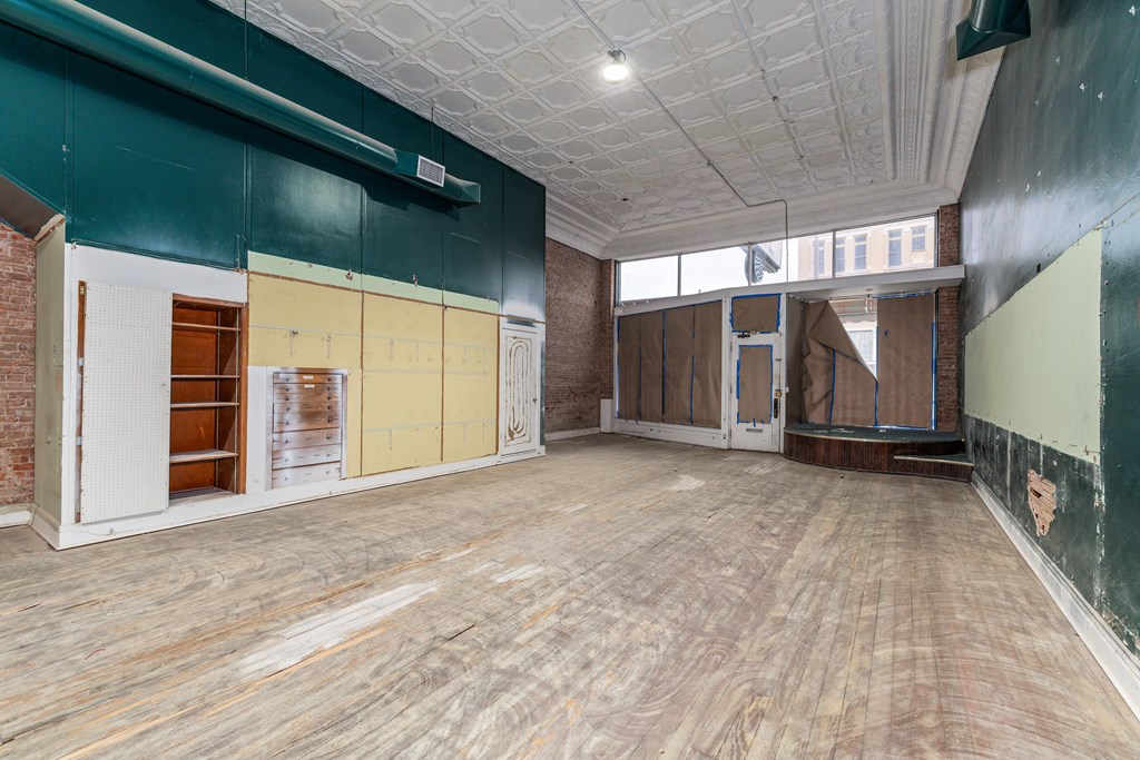 13 E Twohig Ave Property Photo 3