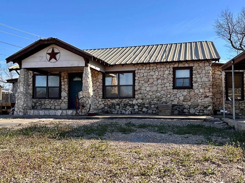 1717 W Ave I Property Photo 1