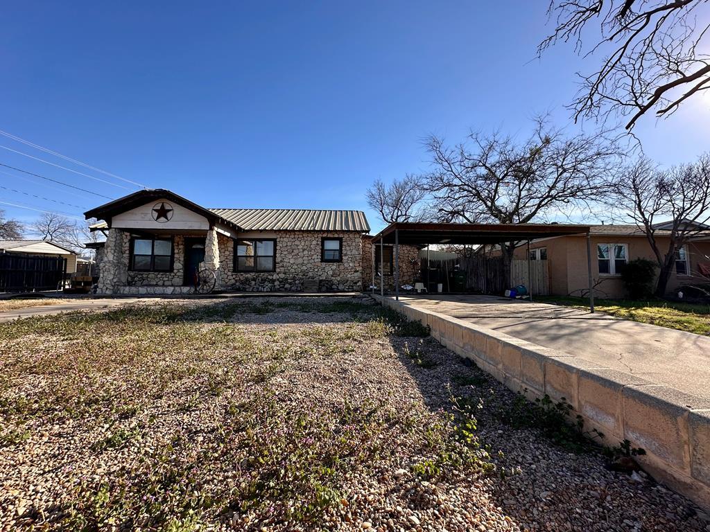 1717 W Ave I Property Photo 2