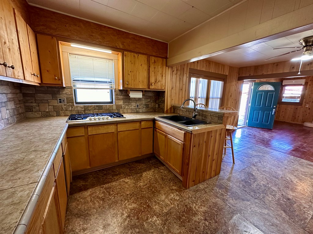 1717 W Ave I Property Photo 8
