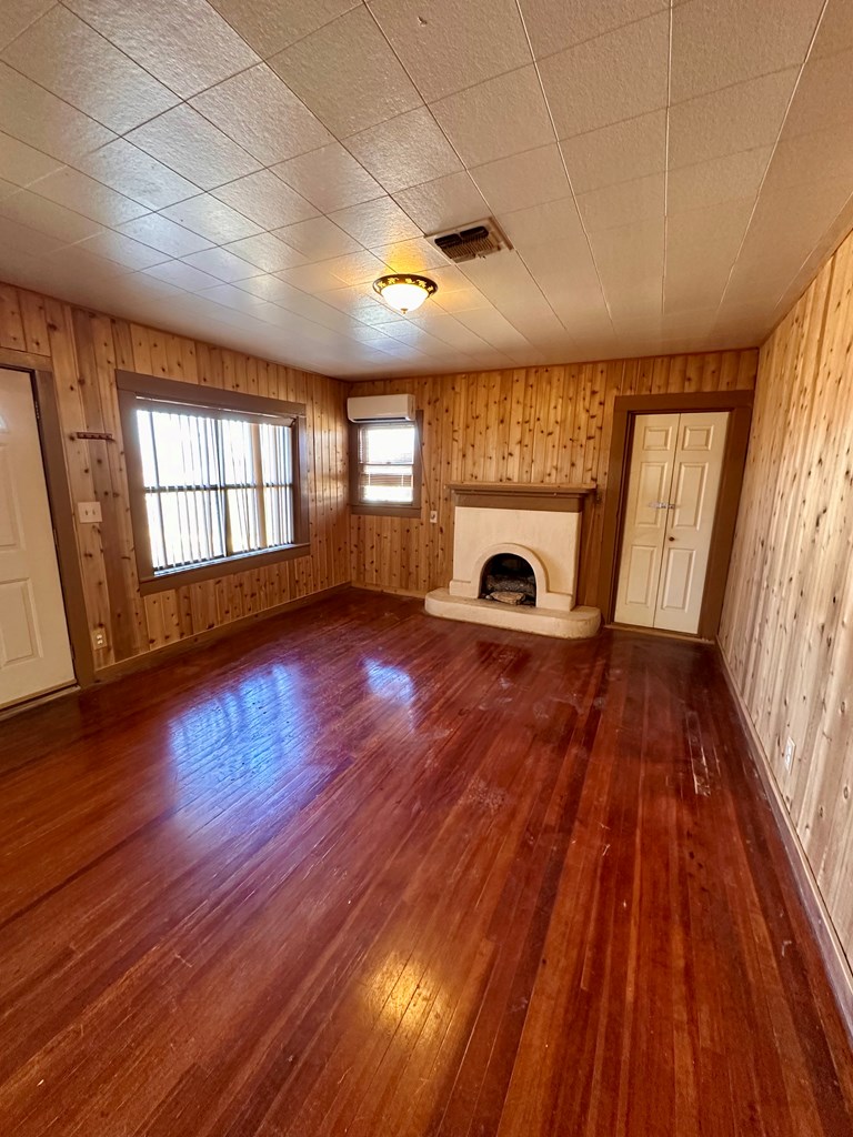1717 W Ave I Property Photo 9