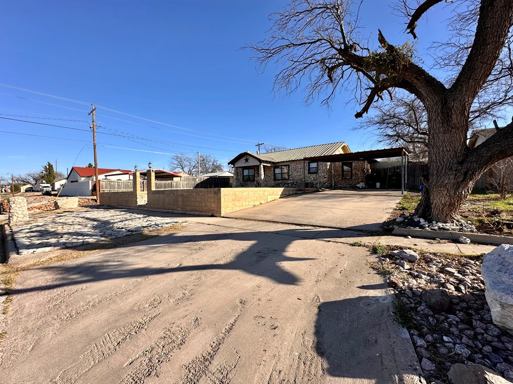 1717 W Ave I Property Photo 18
