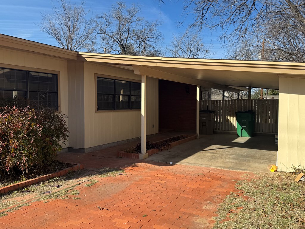 2692 W Ave N Property Photo 5