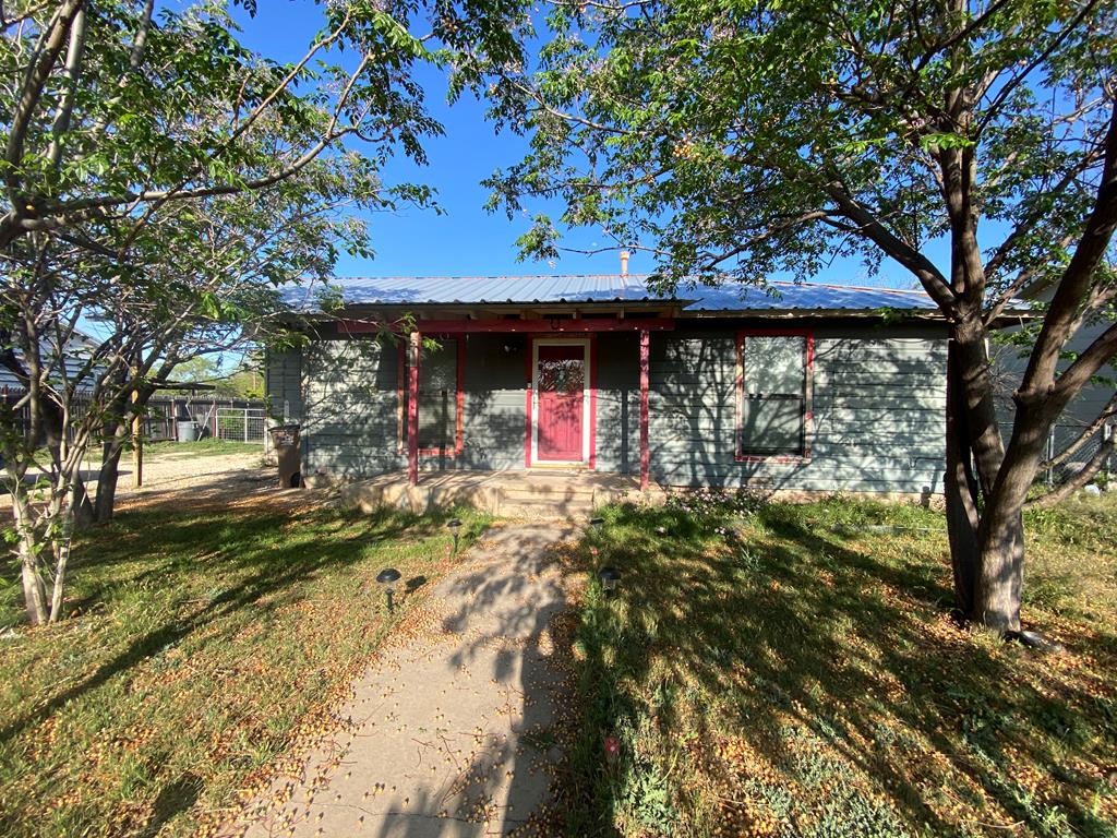 1112 Luna St Property Photo 1