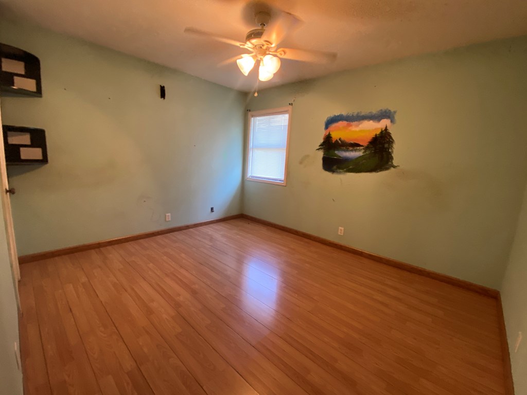 1112 Luna St Property Photo 10