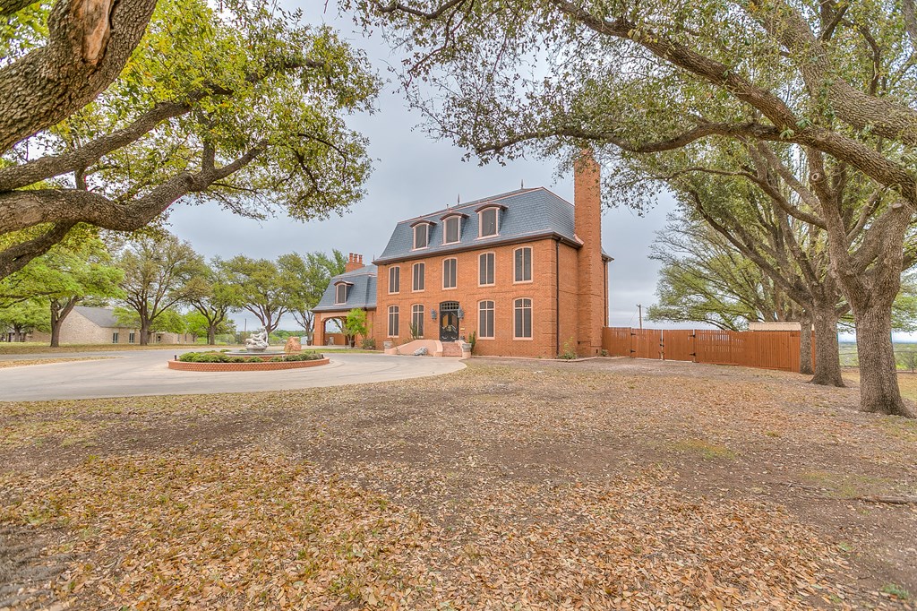 130 Moritz Circle Property Photo 3