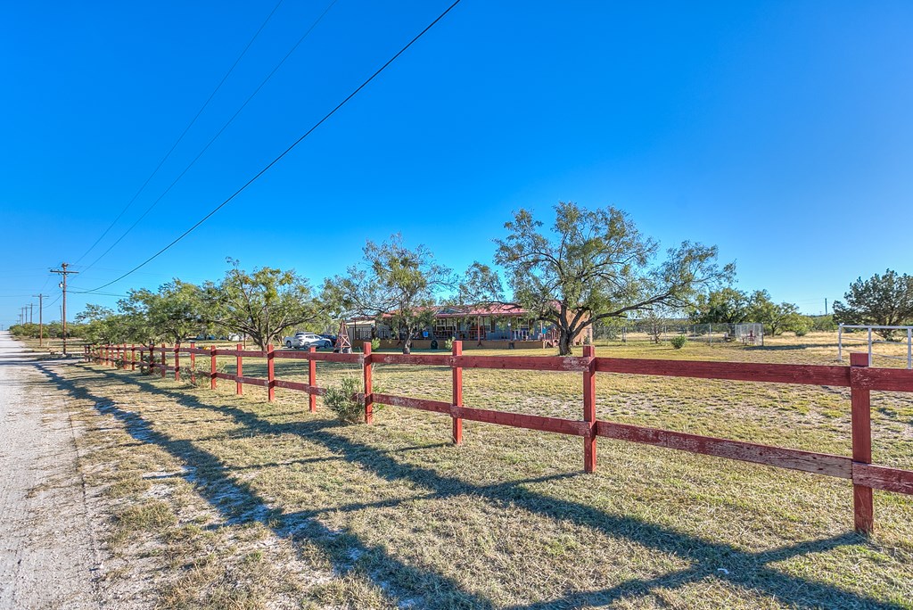 11035 Graham Way Property Photo 2