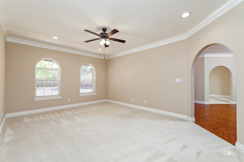 6014 Kingsbridge Dr Property Photo 8