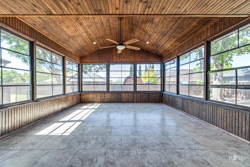 6014 Kingsbridge Dr Property Photo 33