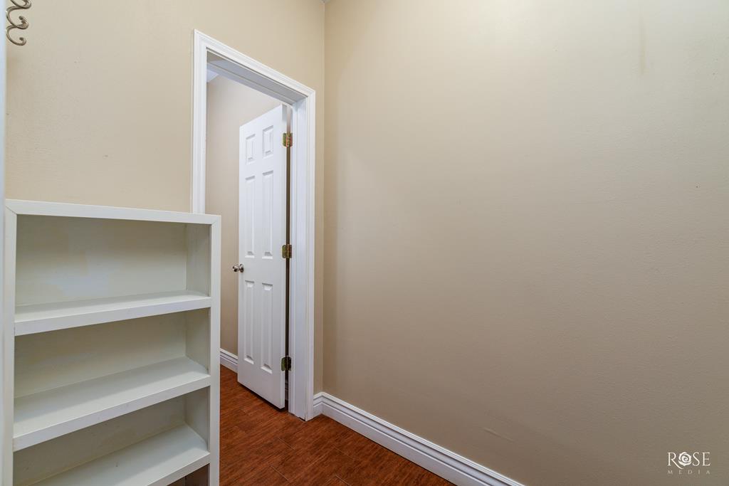 6014 Kingsbridge Dr Property Photo 37