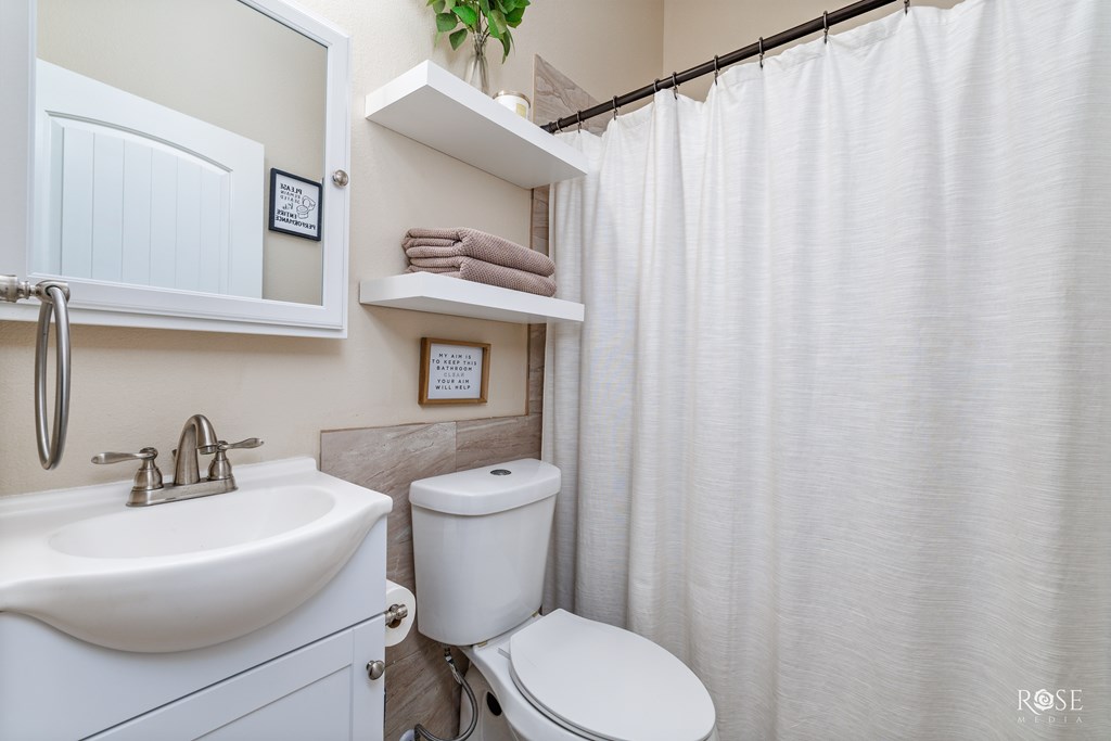 2259 Woodlawn Dr Property Photo 11