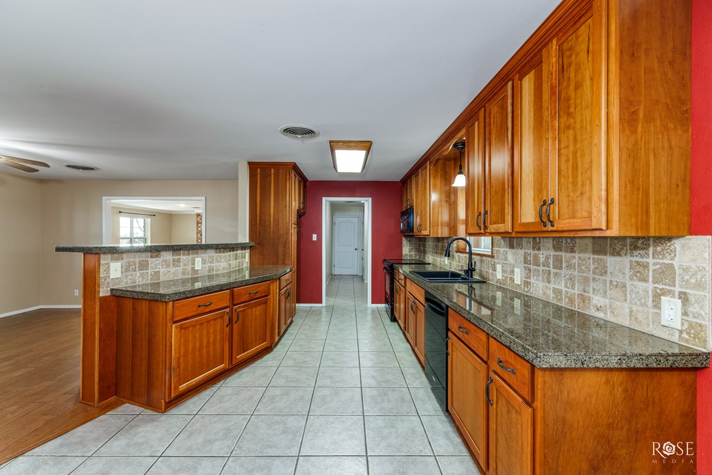 8862 Loop 570 Property Photo 4