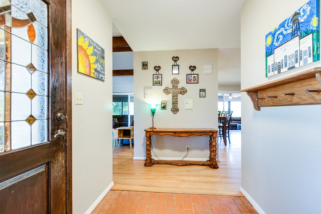 1320 Chadbourne St Property Photo 4