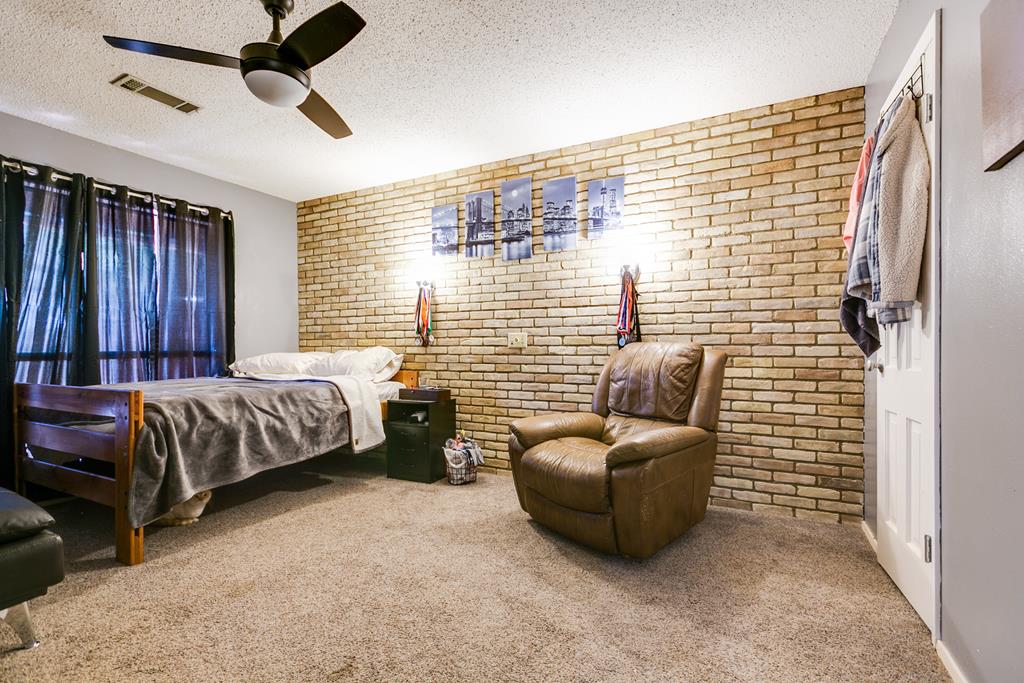 1320 Chadbourne St Property Photo 15