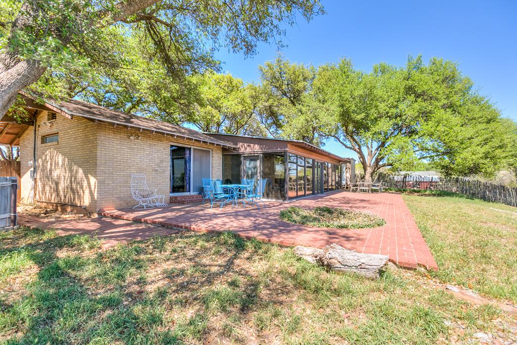 1320 Chadbourne St Property Photo 23