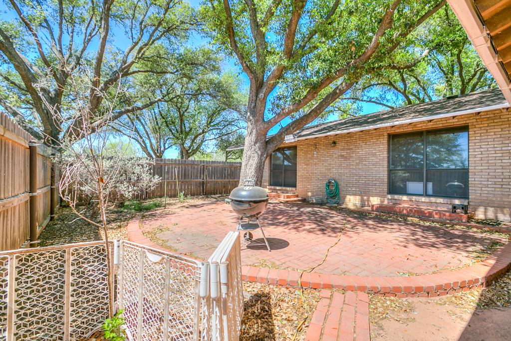 1320 Chadbourne St Property Photo 24