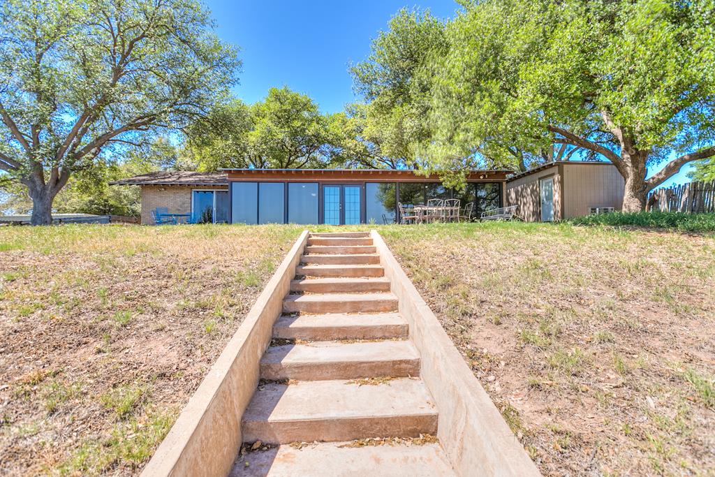 1320 Chadbourne St Property Photo 26