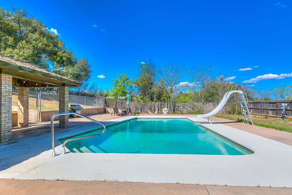 1320 Chadbourne St Property Photo 38