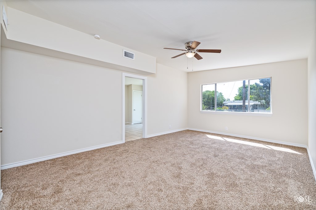 2219 Greenwood St Property Photo 10