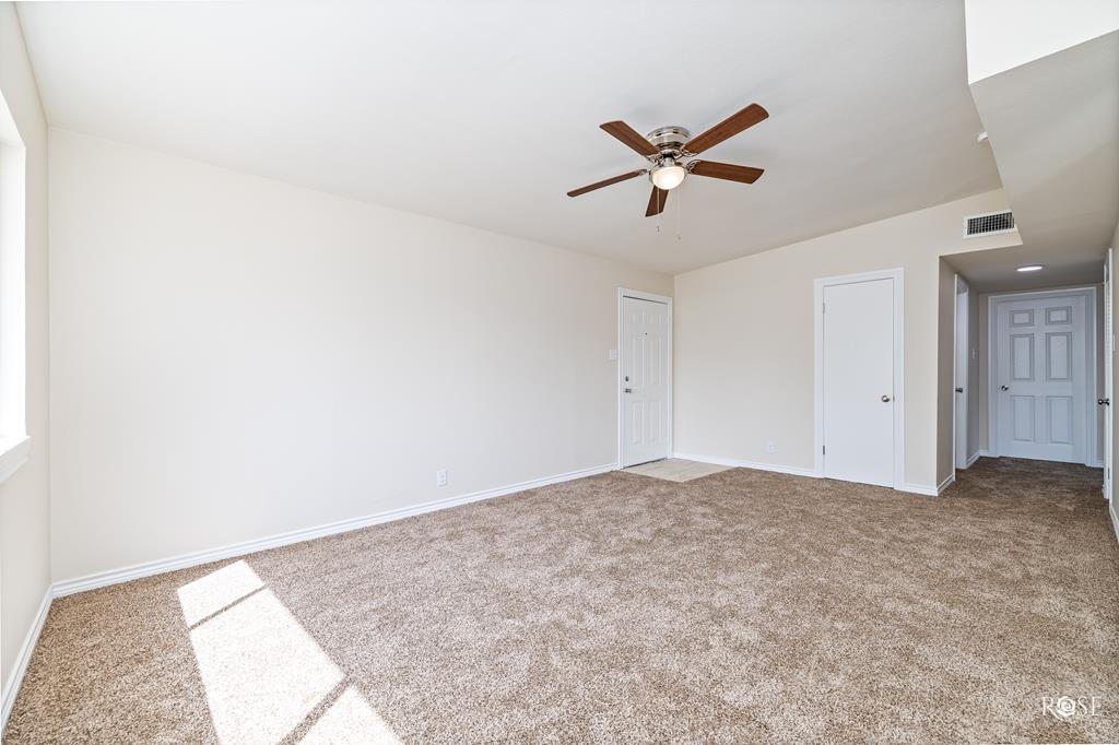 2219 Greenwood St Property Photo 12
