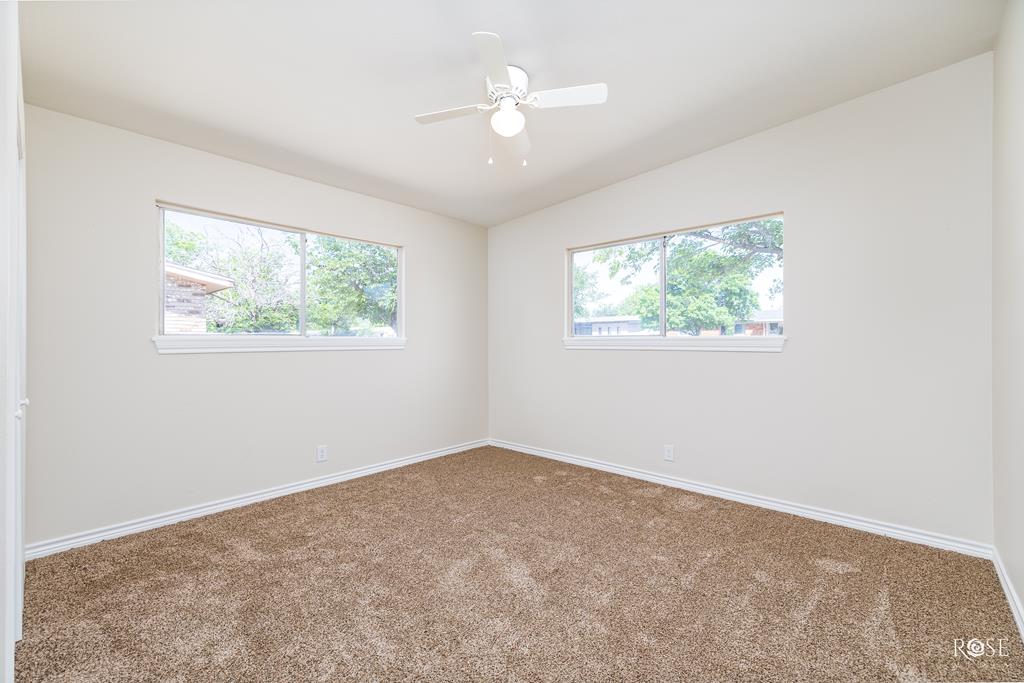 2219 Greenwood St Property Photo 14