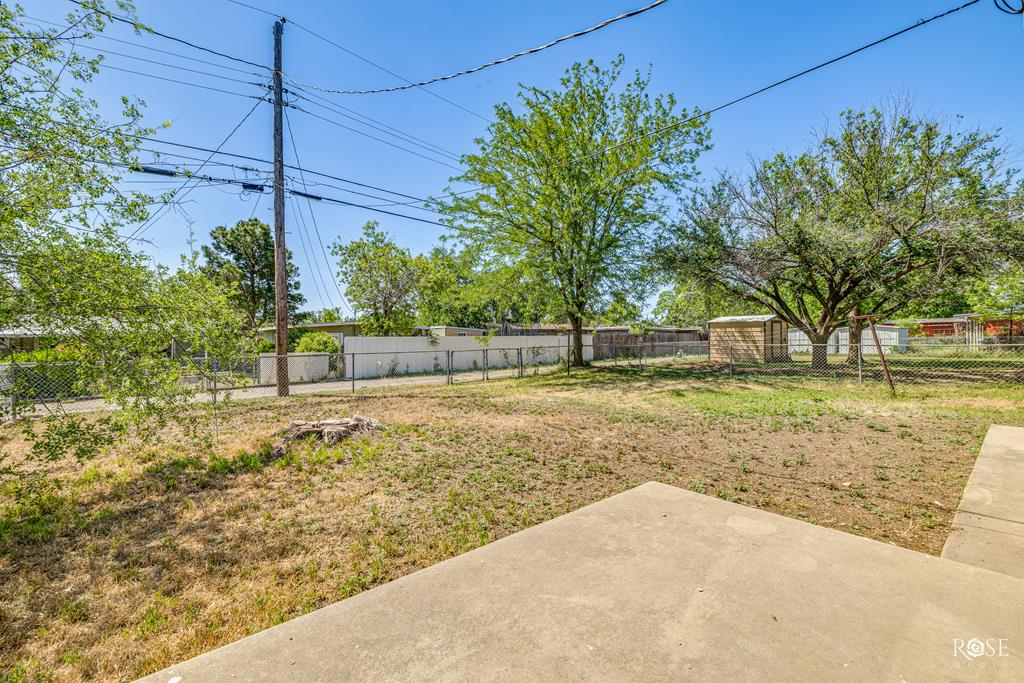 2219 Greenwood St Property Photo 21
