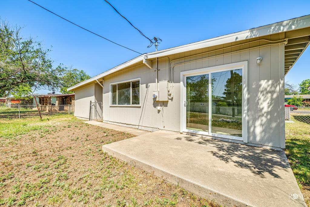 2219 Greenwood St Property Photo 25