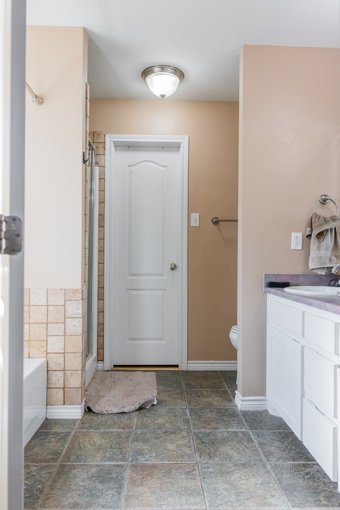 1762 Louise Dr Property Photo 13