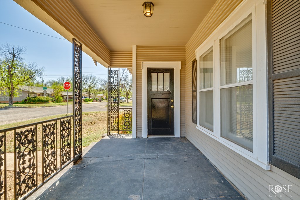 1522 Rio Grande St Property Photo 3