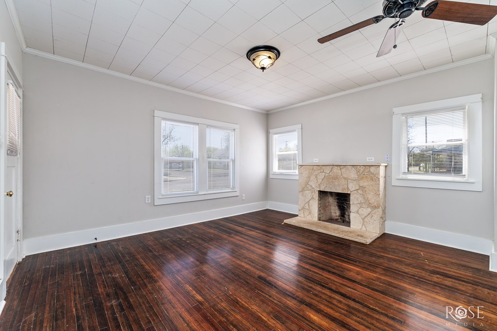 1522 Rio Grande St Property Photo 9