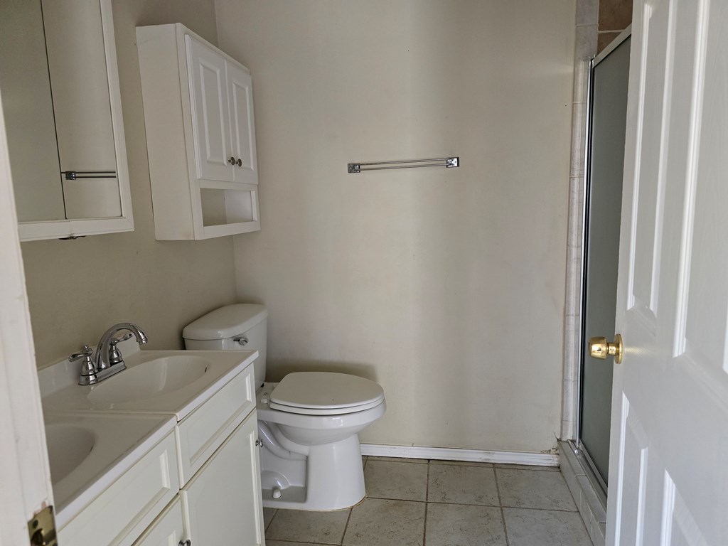 212 Adams St Property Photo 8