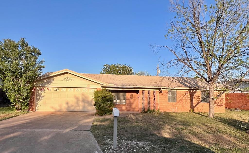 2726 Erline Dr Property Photo 1