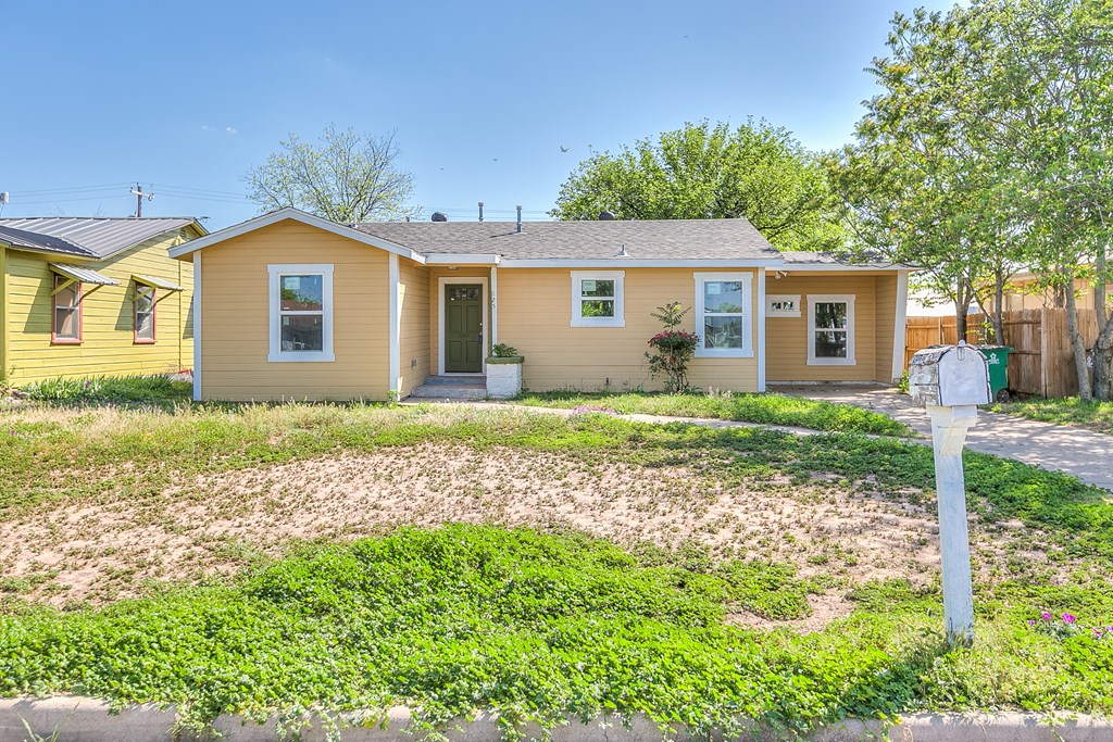 125 Estella Dr Property Photo 4