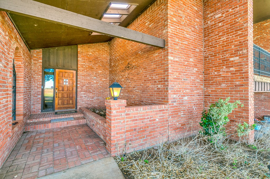 6001 Hwy 83 Property Photo 2